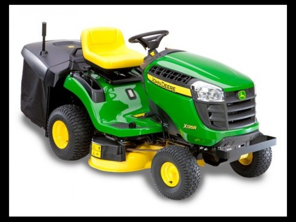 De zitmaaier X 135 R van John Deere De zitmaaier X 135 R van John Deere tracteur tondeuse X135 de john jeere2 960x600